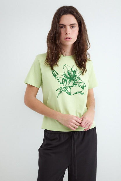 model_front_E6pXwRgGl7TlMDpWk4dQHNvKjJPJ_preview.jpg