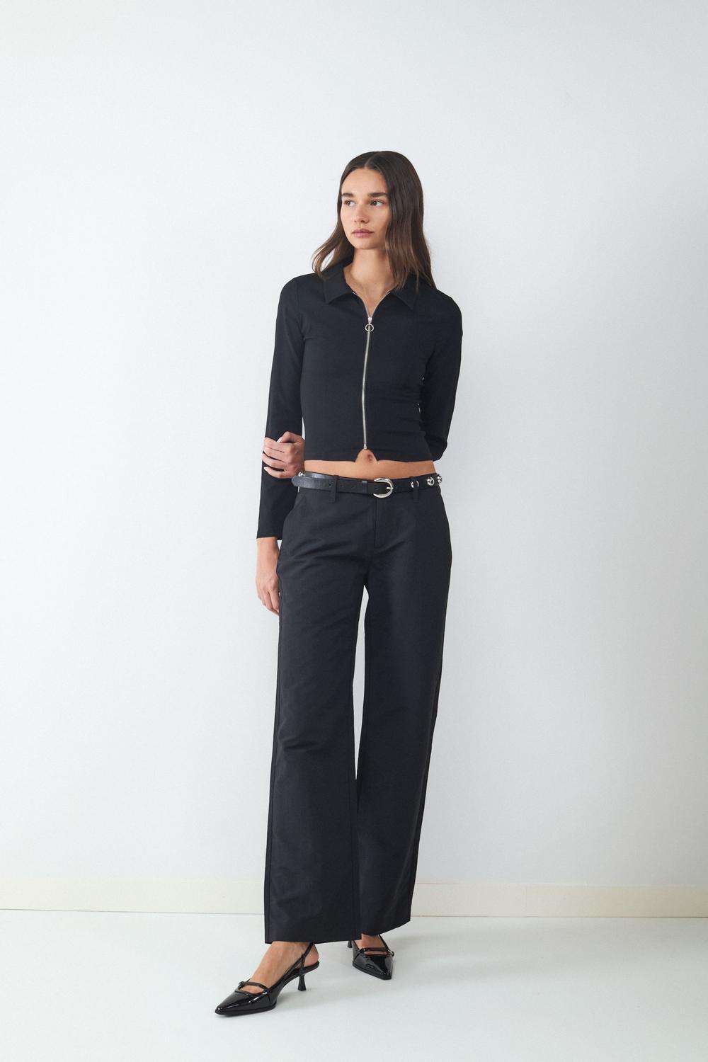 model_front full_GJYGpxqNgAFA4lVx6z1Gu359p0N_preview.jpg