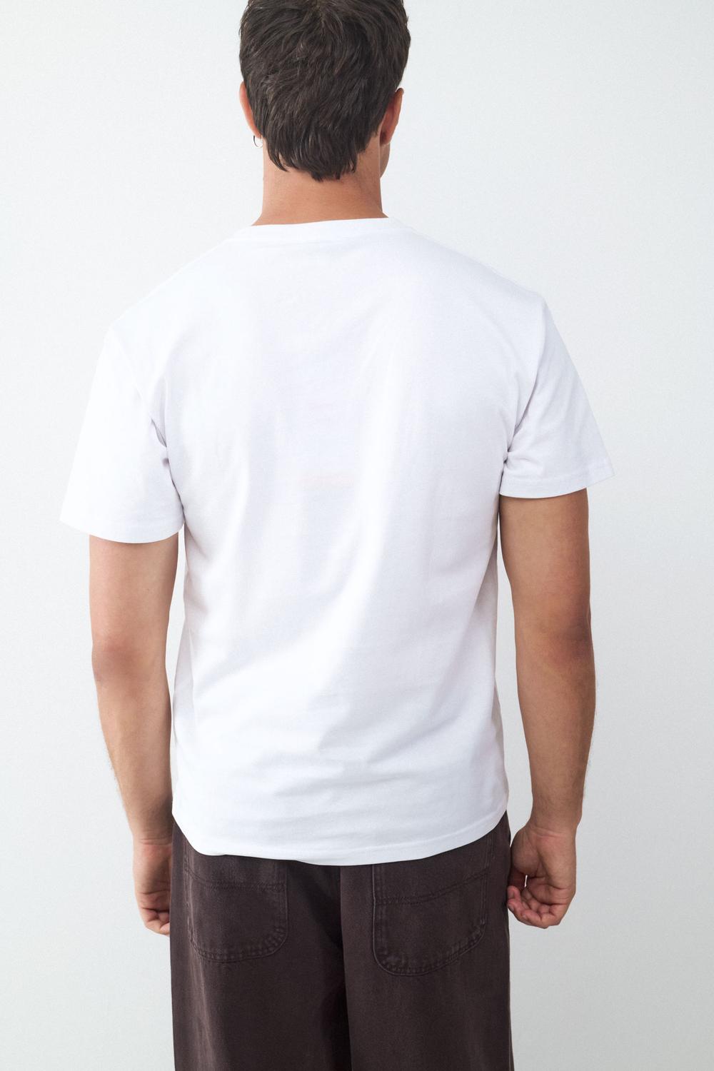 model_back_MKl7lMMYGQsvJ7jv3v9bu7gGy1l_preview.jpg