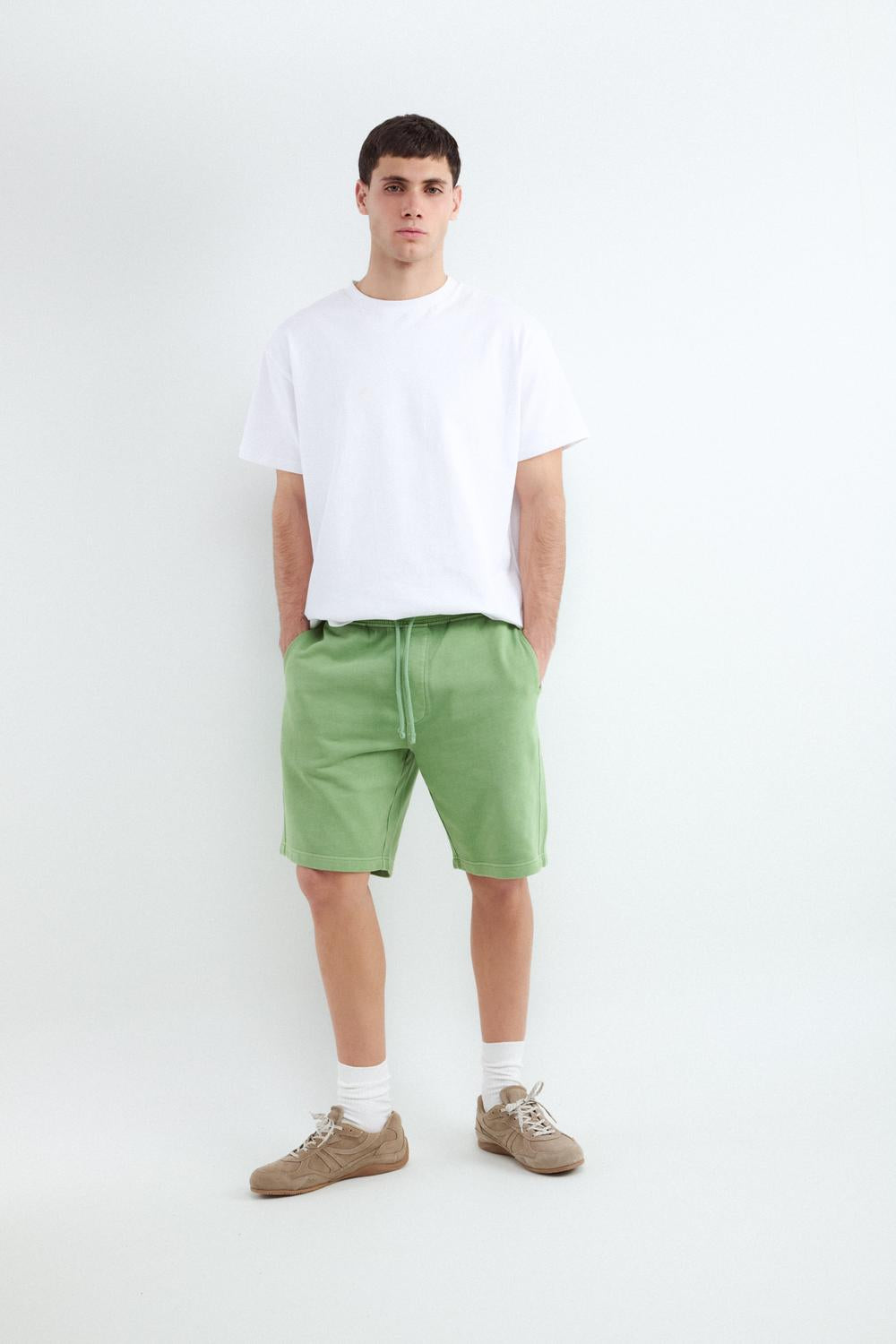 model_back_QVPrKqWZrnUpAG17EQk3cZDl5YMz_preview.jpg