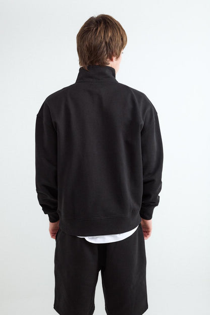 model_front full_QykWYZE0WZfWn1J4q6YQTEdvGb1_preview.jpg