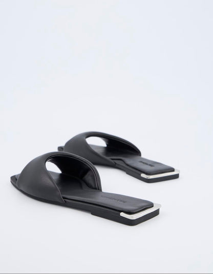 model_front_Rex9q5jo3biPbeM5MPJNi3J7kKD_preview.jpg
