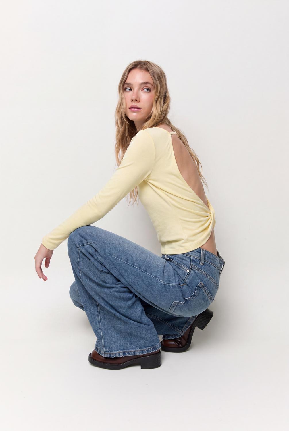 model_front full_W4pjxAaM9zh44vl9DGl7c3ZGE1v_preview.jpeg