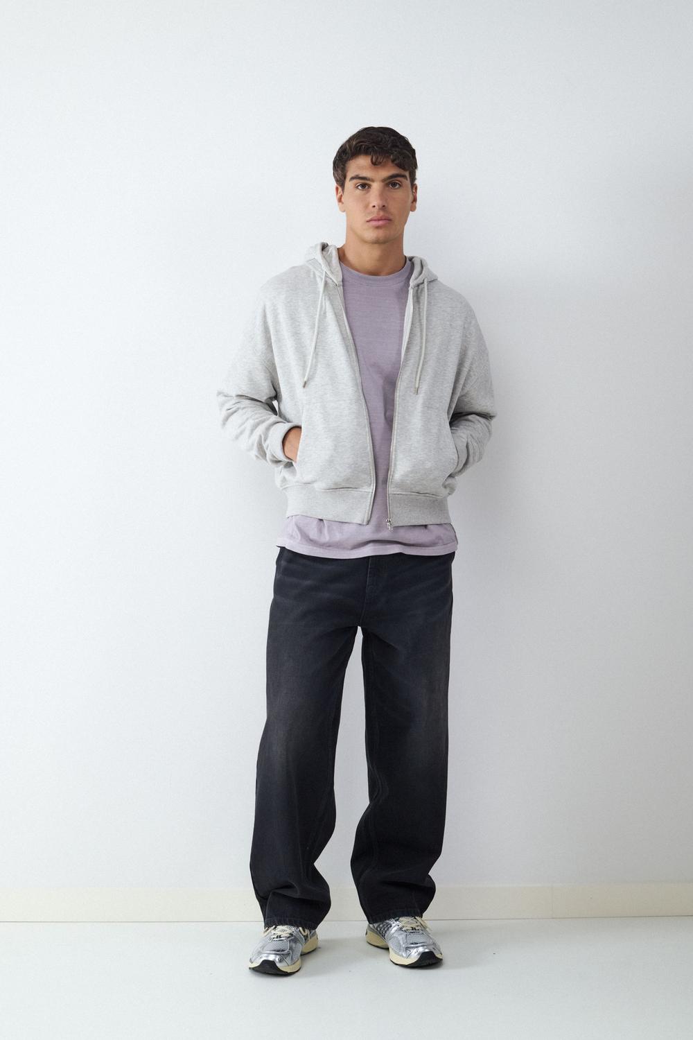 model_front full_XEWrDnojn4iDlRV6XagATnK6wne5_preview.jpg