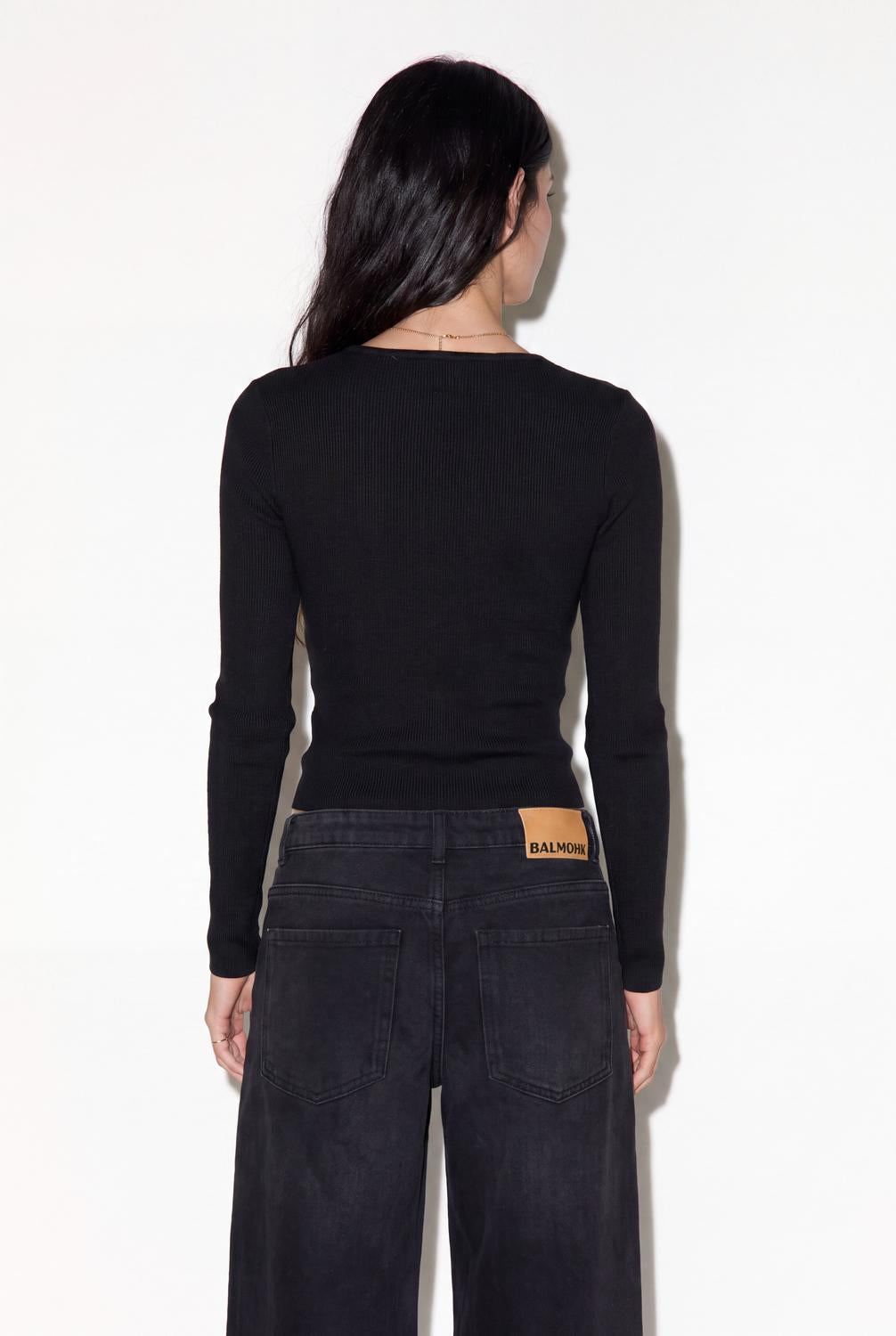 model_back_XQZo9p9PjKizeBWkwByPun5obvDy_preview.jpg
