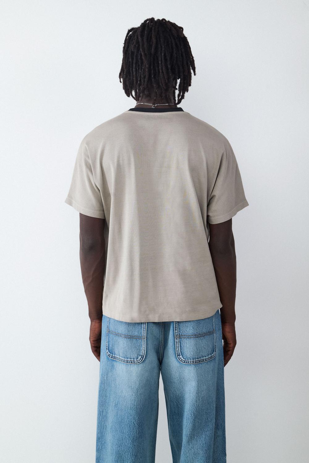 model_back_aBb60xrVDauxy6BEm4W5FxvV3M7_preview.jpg