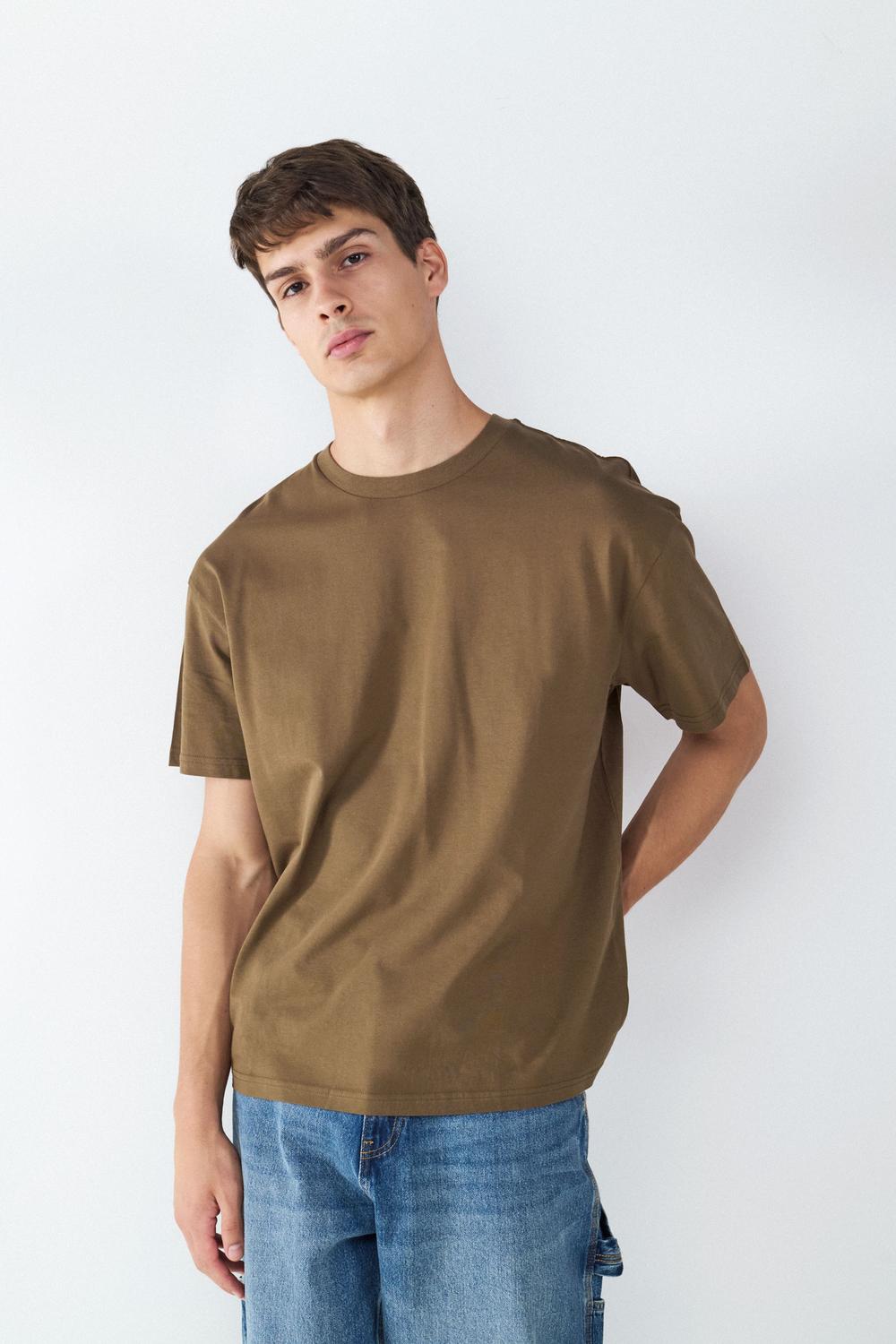 model_front_bPNGrn50vdIQANnKXrE6IxZyeJ45_preview.jpg