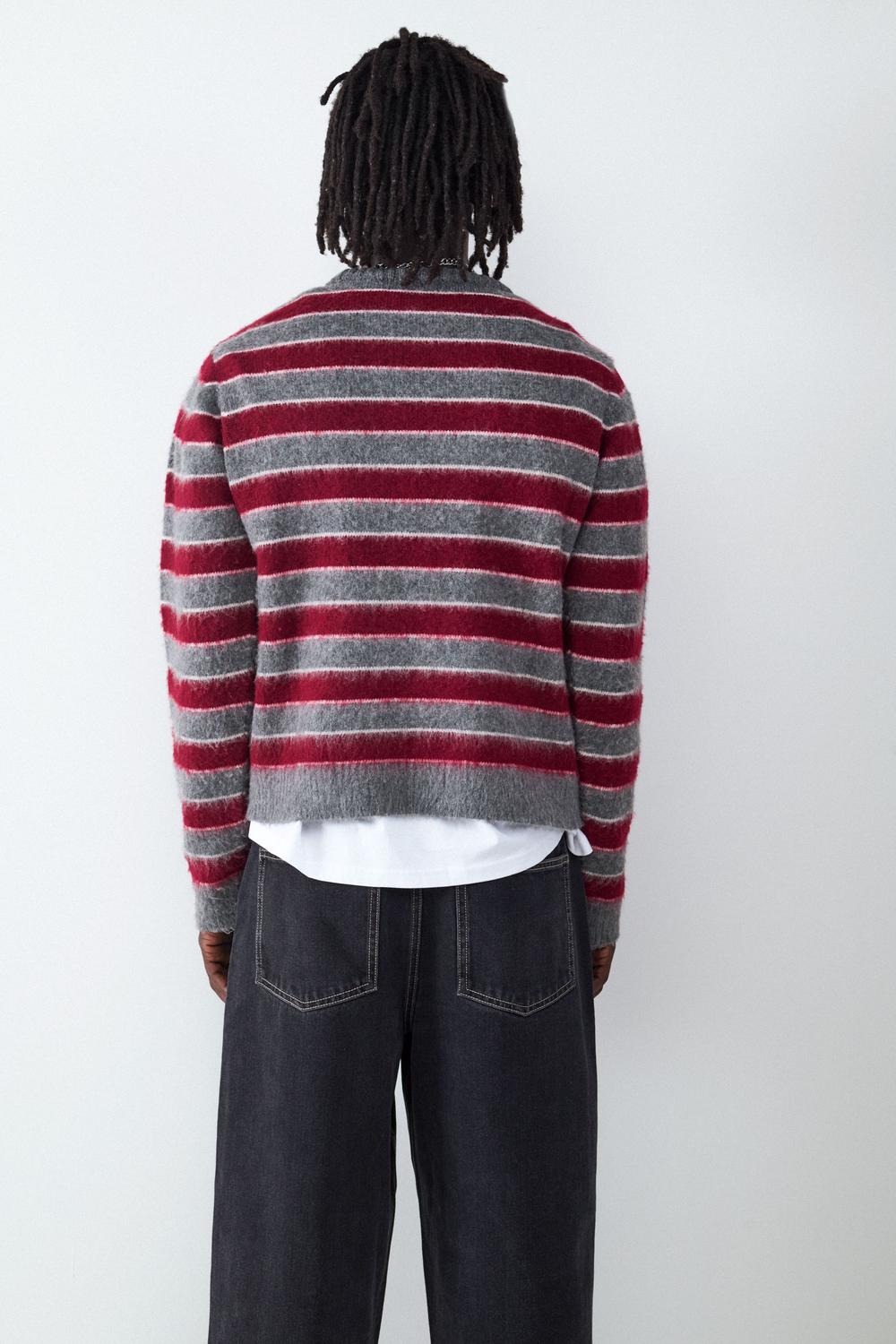 model_back_dQe717evZBszQ6b7BJRRUZ0xgEo_preview.jpg