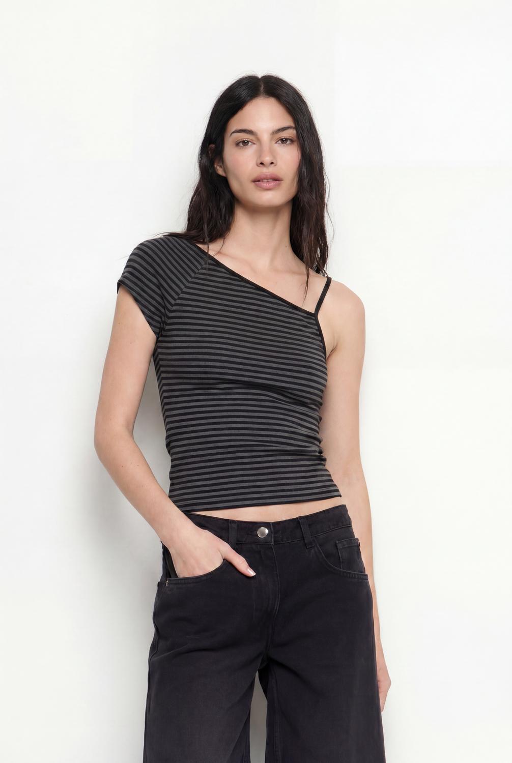 model_front_dnamD4gm3ouJgDeqa1j1Tx7w7ZM_preview.jpeg