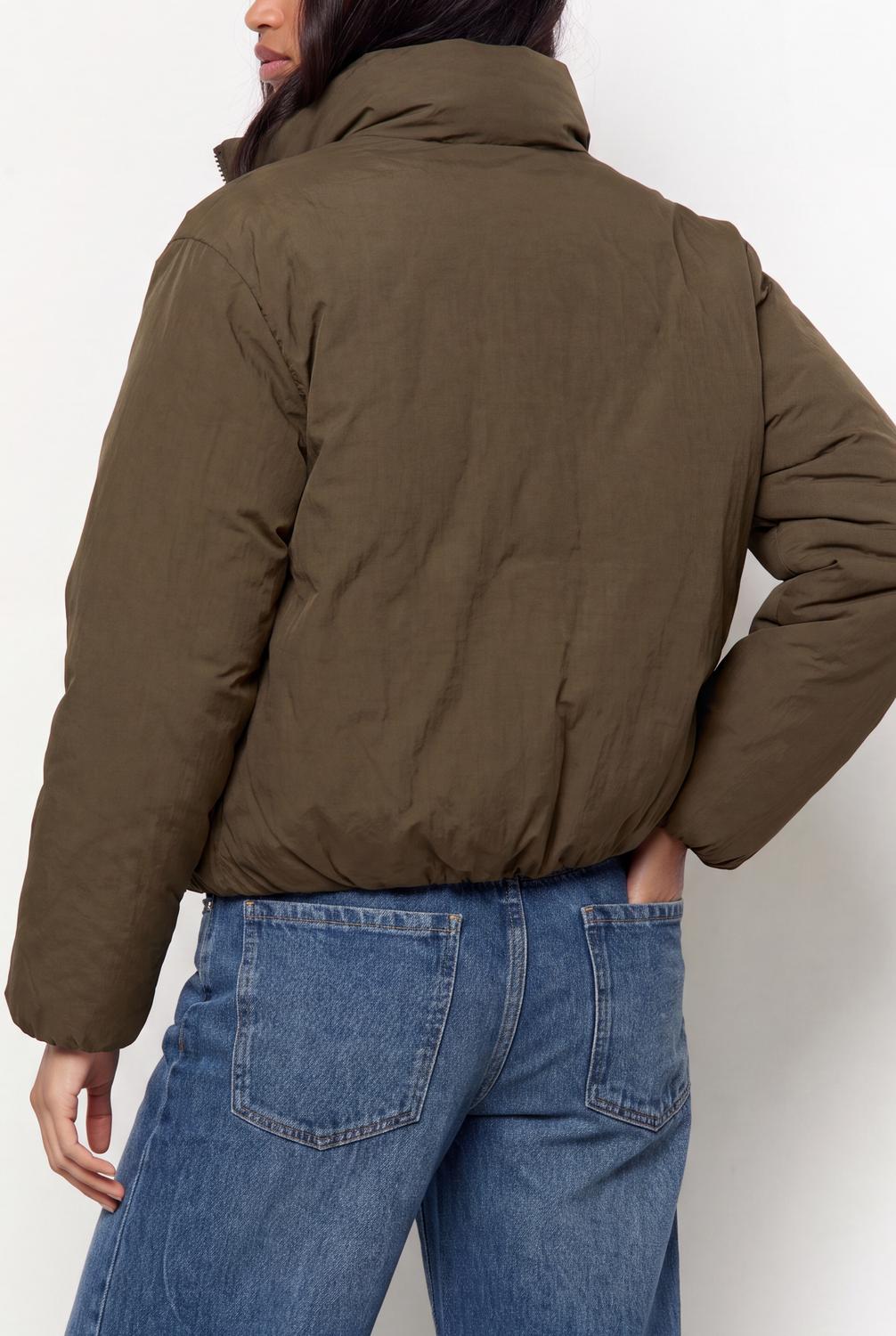 model_back_gaqGg6v7BbHB6kpoG5AnFvWZWdx_preview.jpg