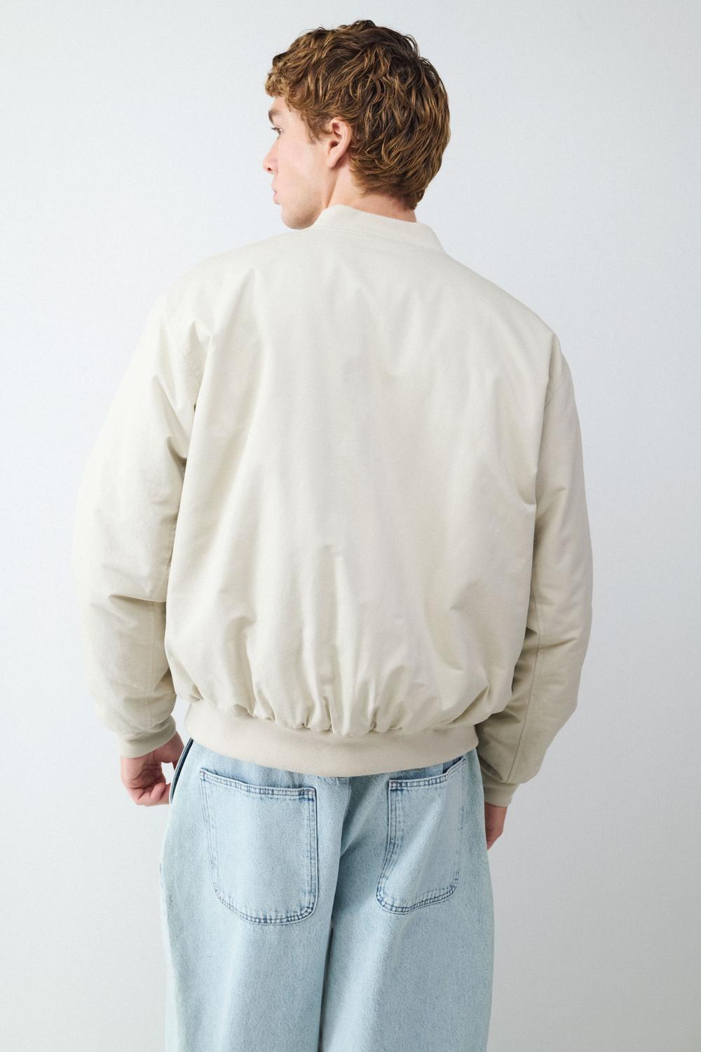 model_back_jd0XvY40W4T1onnZAPknHDw9MyQ_preview.jpg