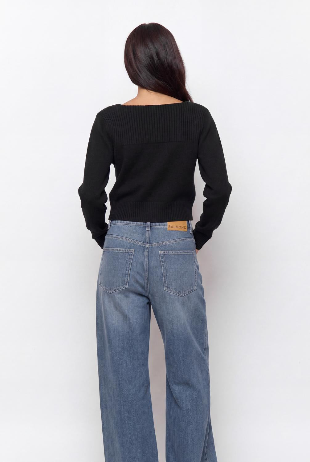 model_back_k5eag4pokasZnK4GxYjeSlJ1zRr_preview.jpg