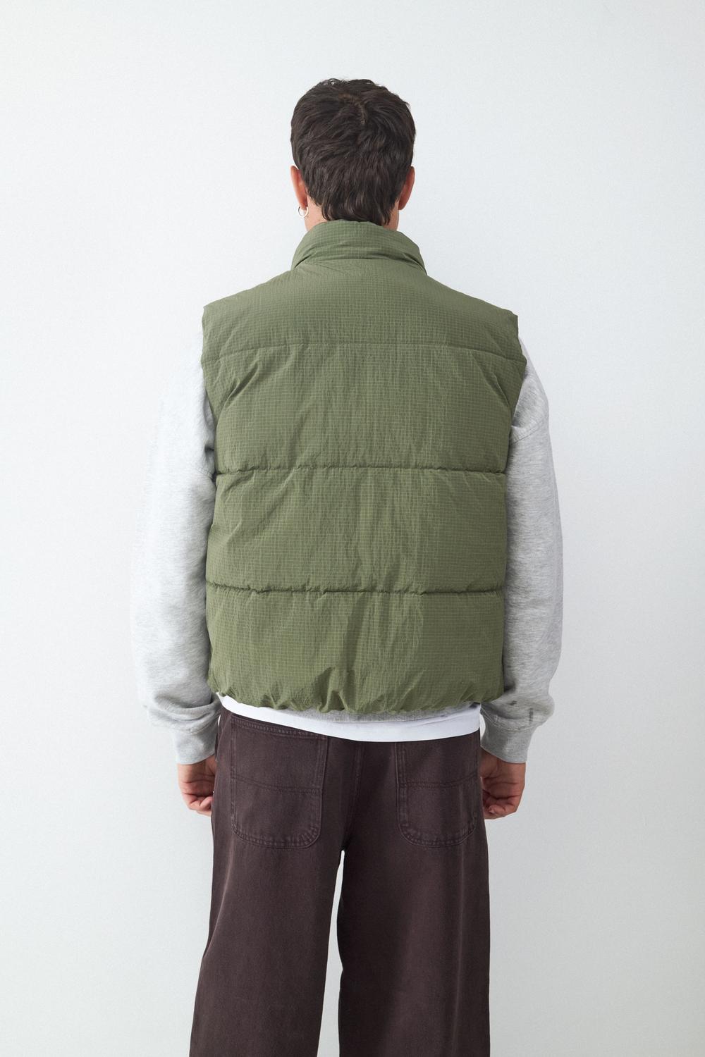 model_back_kMeK9ol5yzIVMx3xQNqEuGwRGG1_preview.jpg