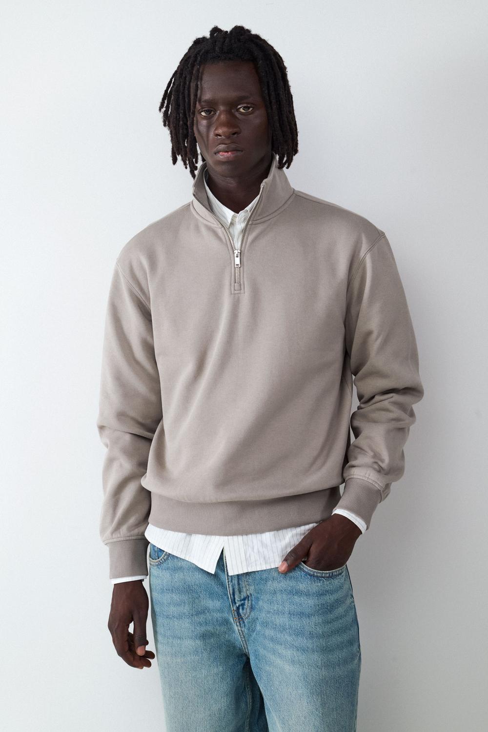 model_front_kW7kYxWBZocVK7AvWWZ1f6x1R1B_preview.jpg