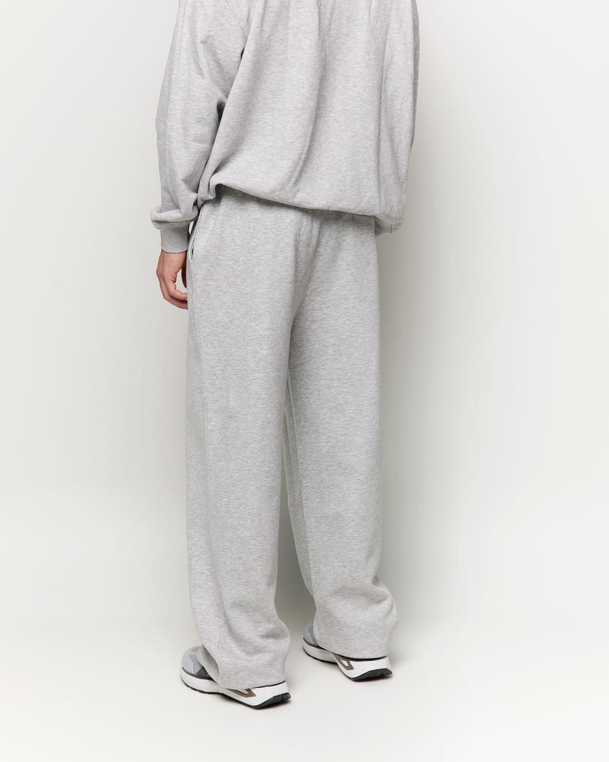 model_back_kyvWJBzkjPfmrzv3KmexTNbzgNnw_preview.jpg