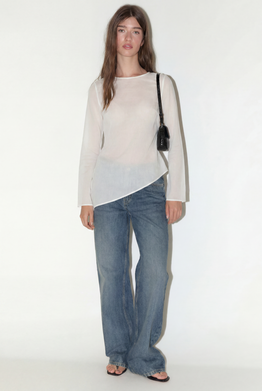 BLUSA BAJO ASIMÉTRICO