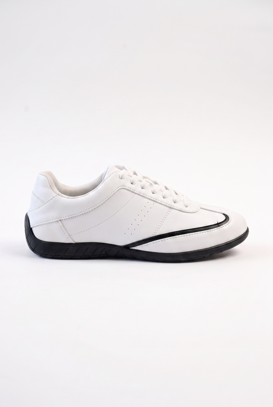Contrasting sneaker