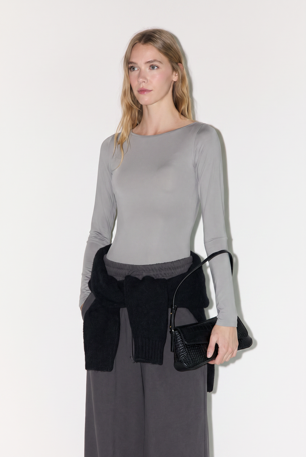 Long-sleeved boat neck bodysuit