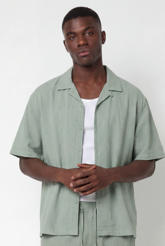 Relaxed fit short sleeve shirt