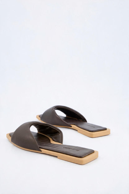 Sandalia plana