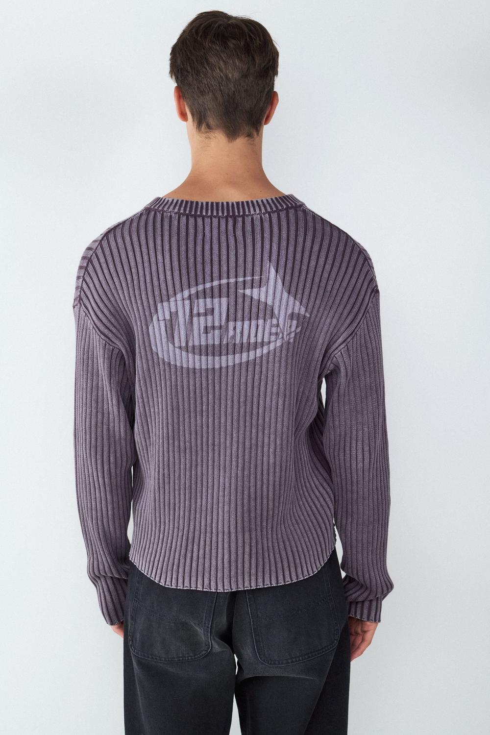 model_back_qb7lgRXqNbizXeQEmn7BH5rbgnD_preview.jpg