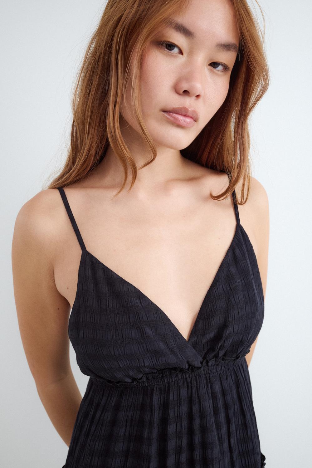 model_front full_qzkwEXn6eyfnvxE3VDRZHrr44XRx_preview.jpg
