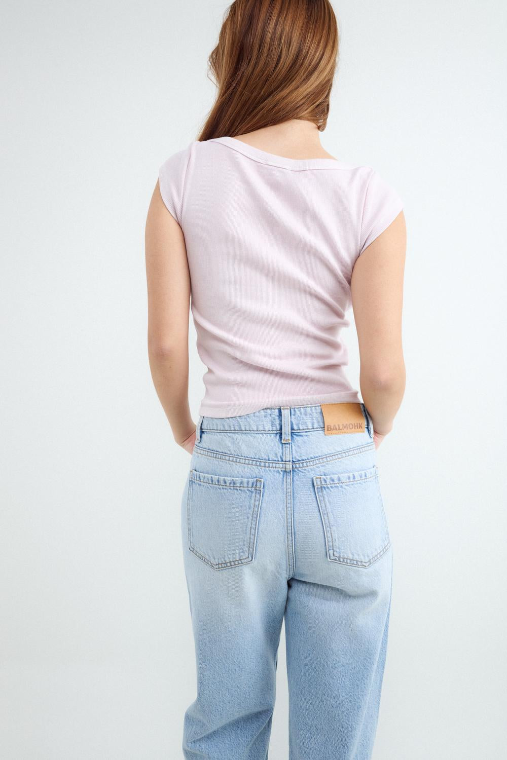 model_back_r0QoX9je7zcenvyN7mg0FNlvgXw_preview.jpg
