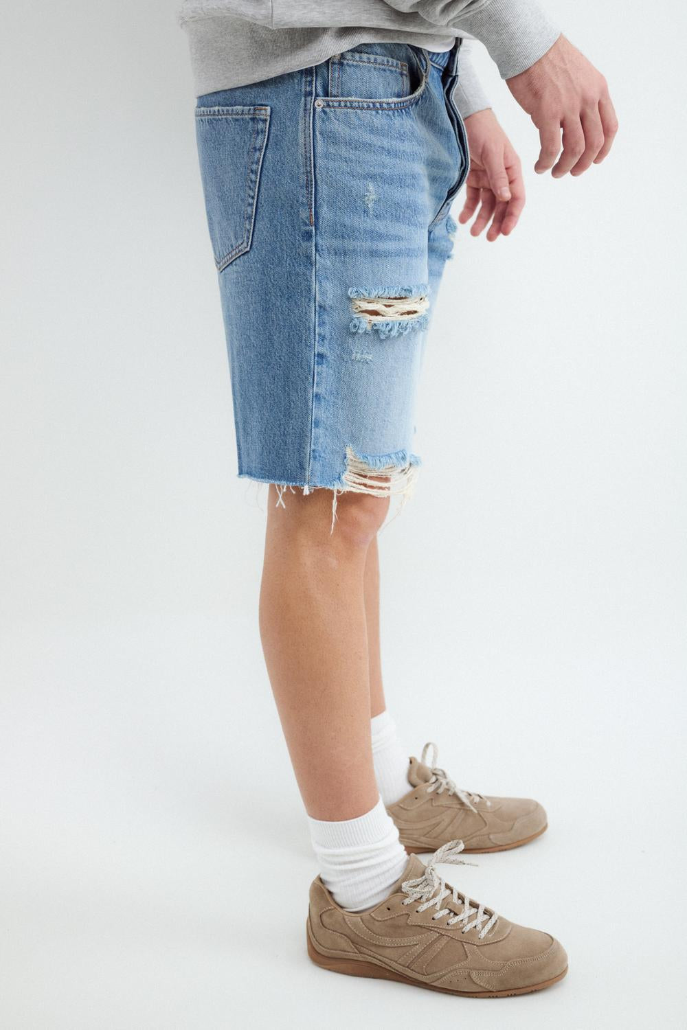 model_front full_rVJbrnQEmNiaa5VVYkYVtkXb6mN_preview.jpg