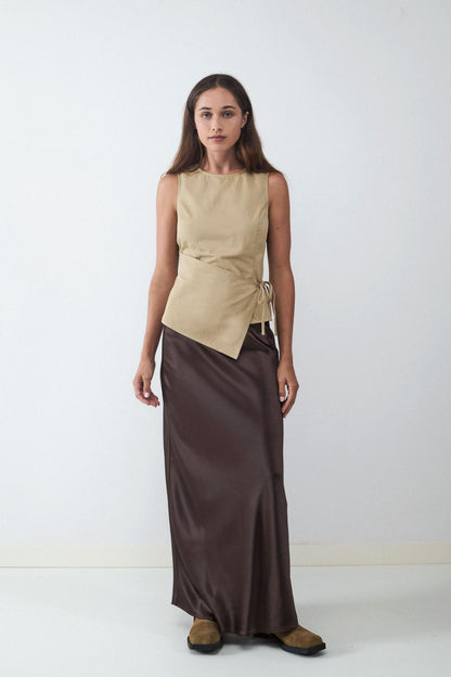 model_front full_rVkZEBAgZpfMGkAYYKdzfNgno9m_preview.jpg