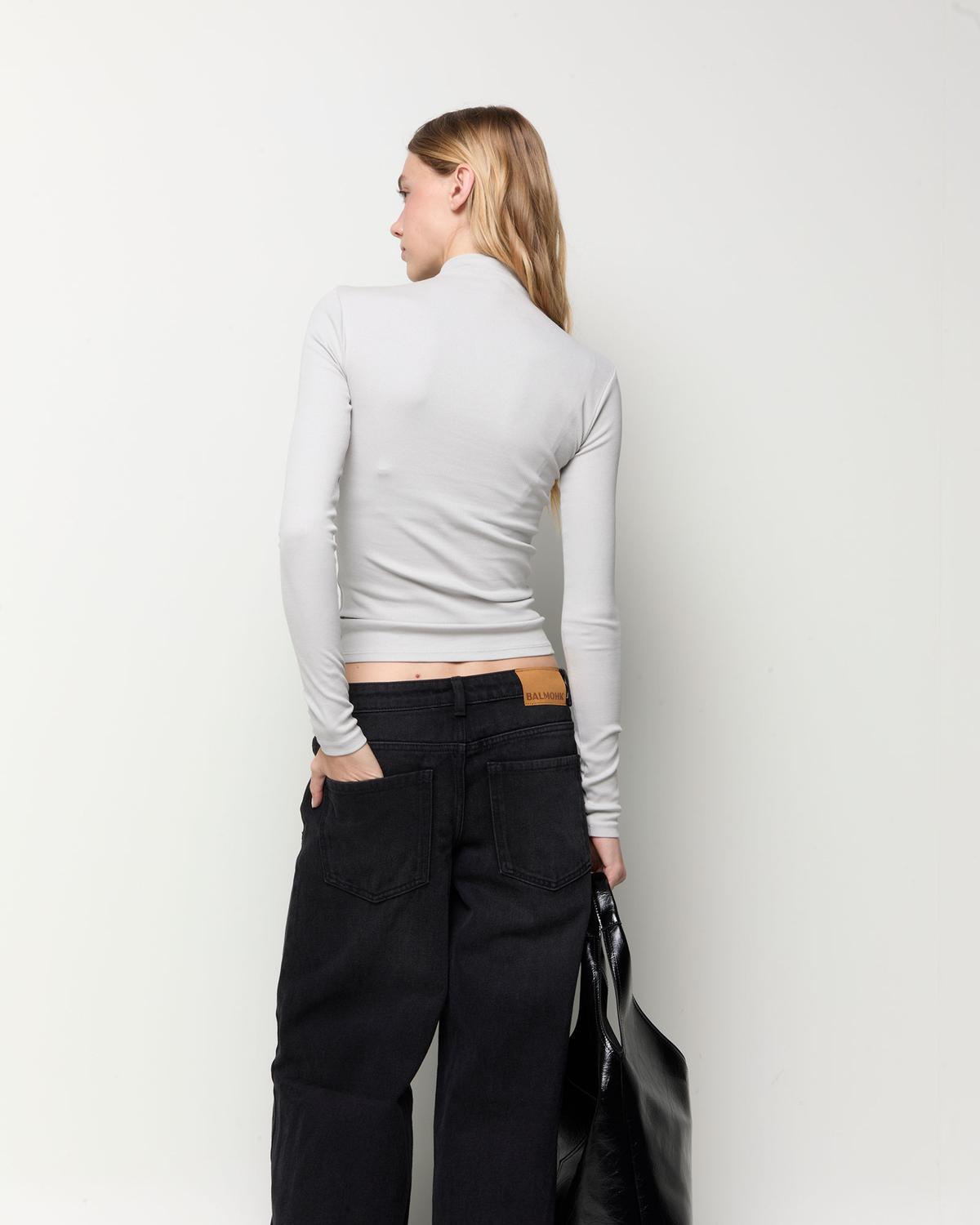 model_back_rWYx1QmznntdJdwDnQz1CKKZjdJ_preview.jpg
