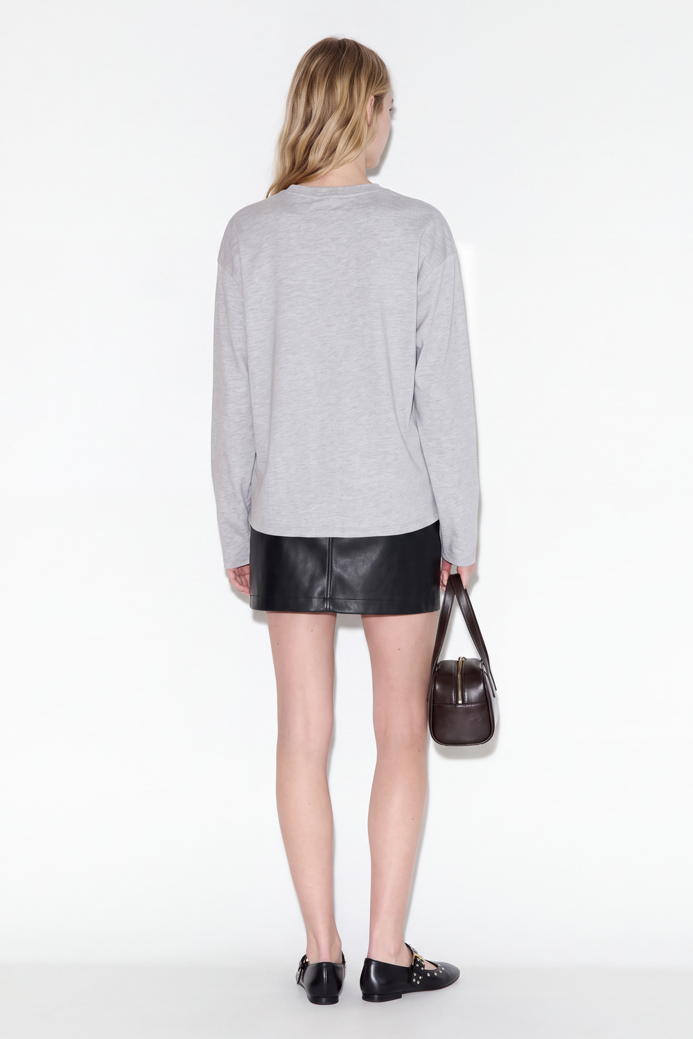 model_back_rYd5Mv4DPvs0EDyYRpdWuVNJXQb_preview.png