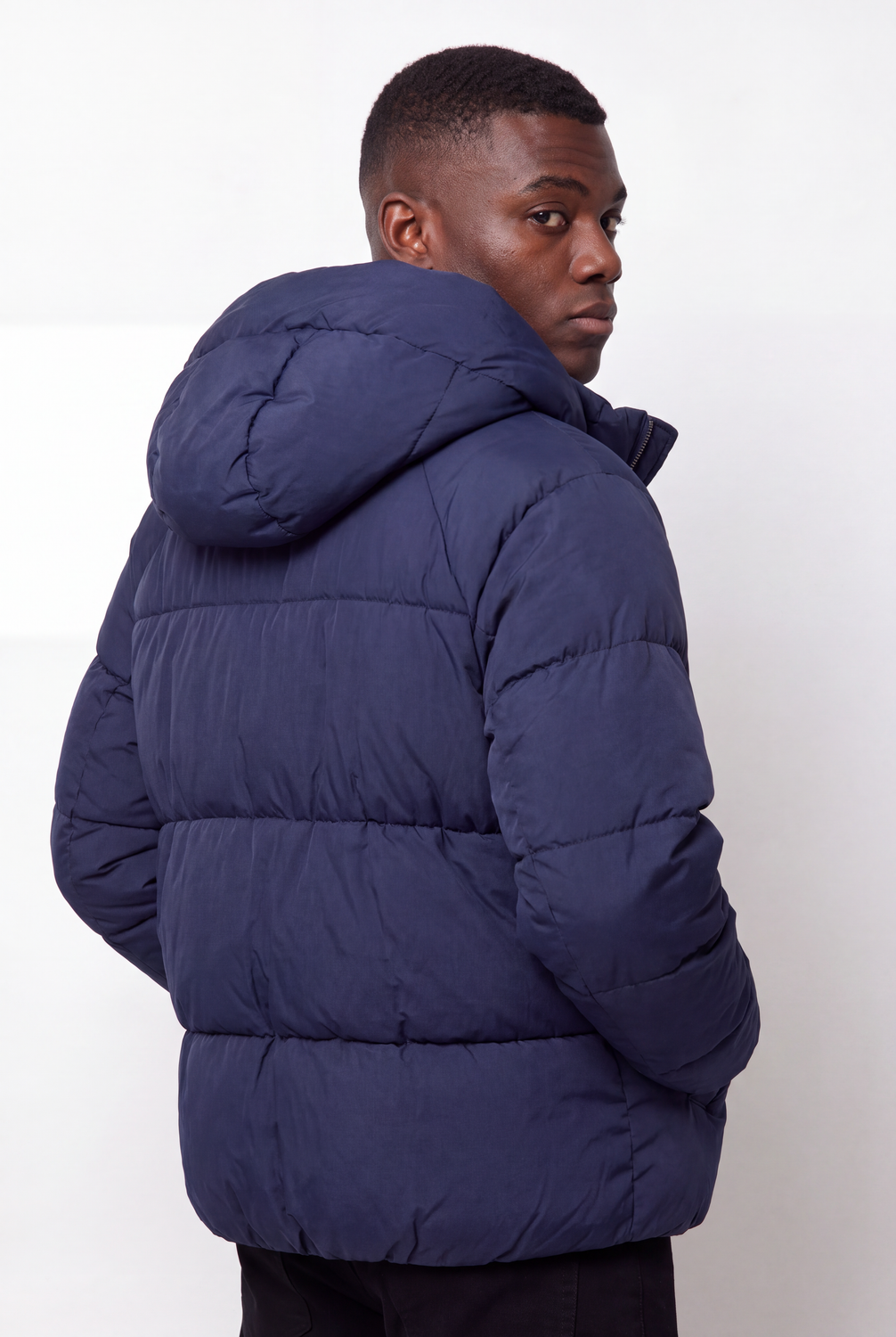 model_back_wRDKR70gNnsl0V3j5RWzild5v3Ja_preview.png
