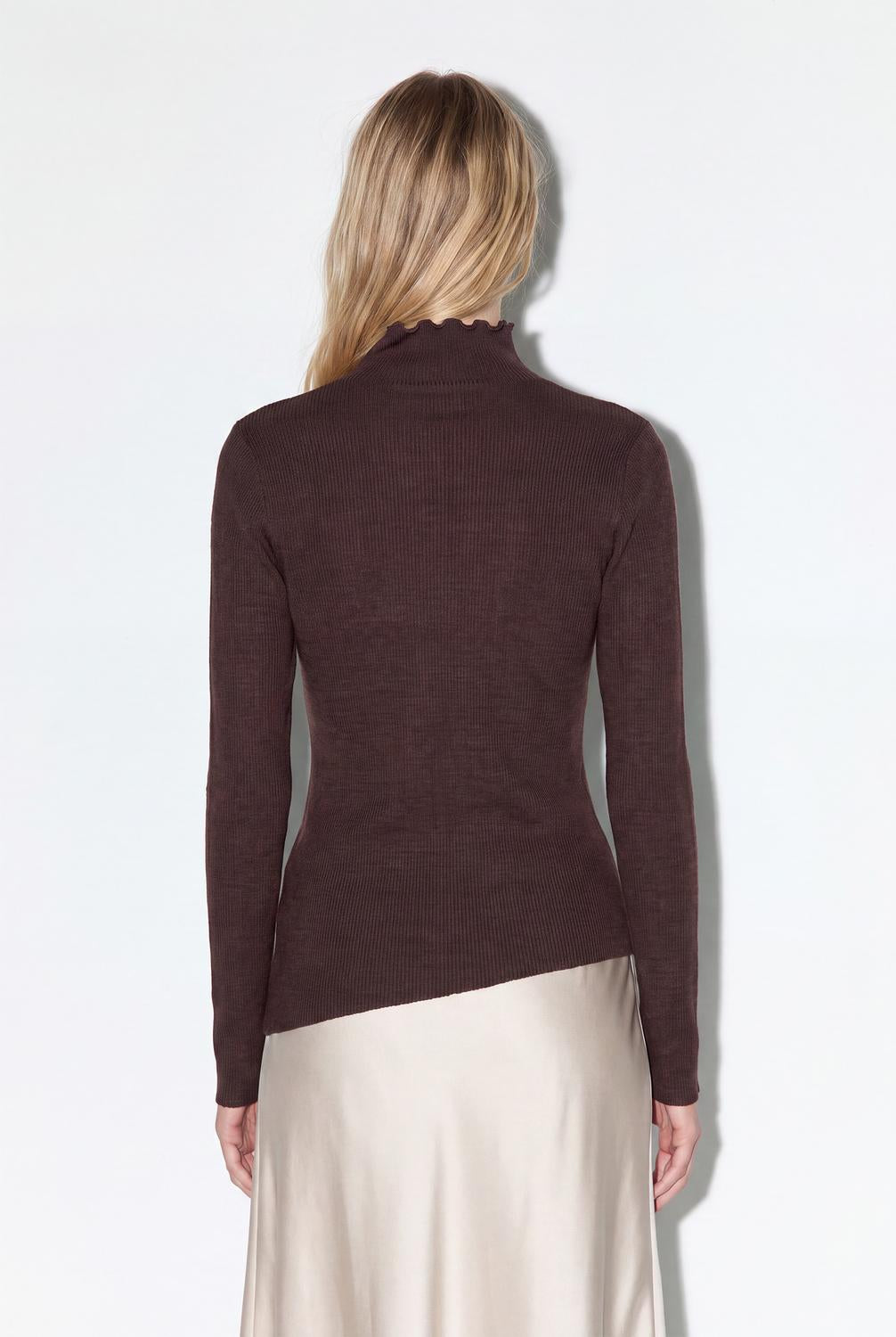 model_back_xabZW9M1J6cPqgQ7ekbYSx79V13_preview.jpg