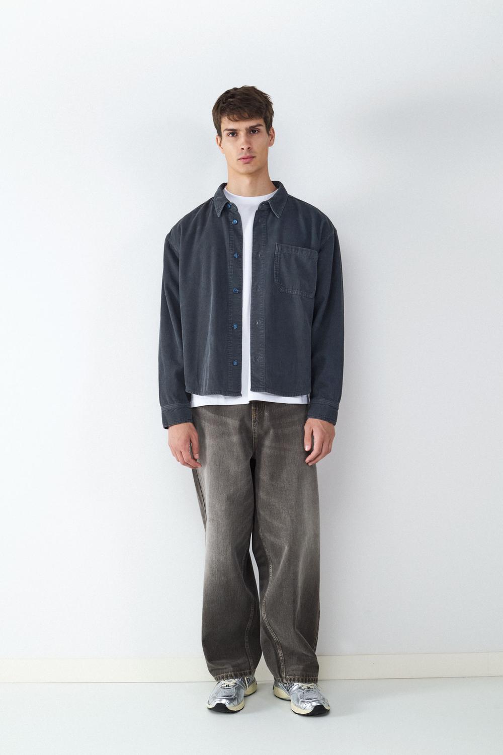 model_front full_y6NM3o5lGAUjNBzmom6gS7jxxoZ_preview.jpg