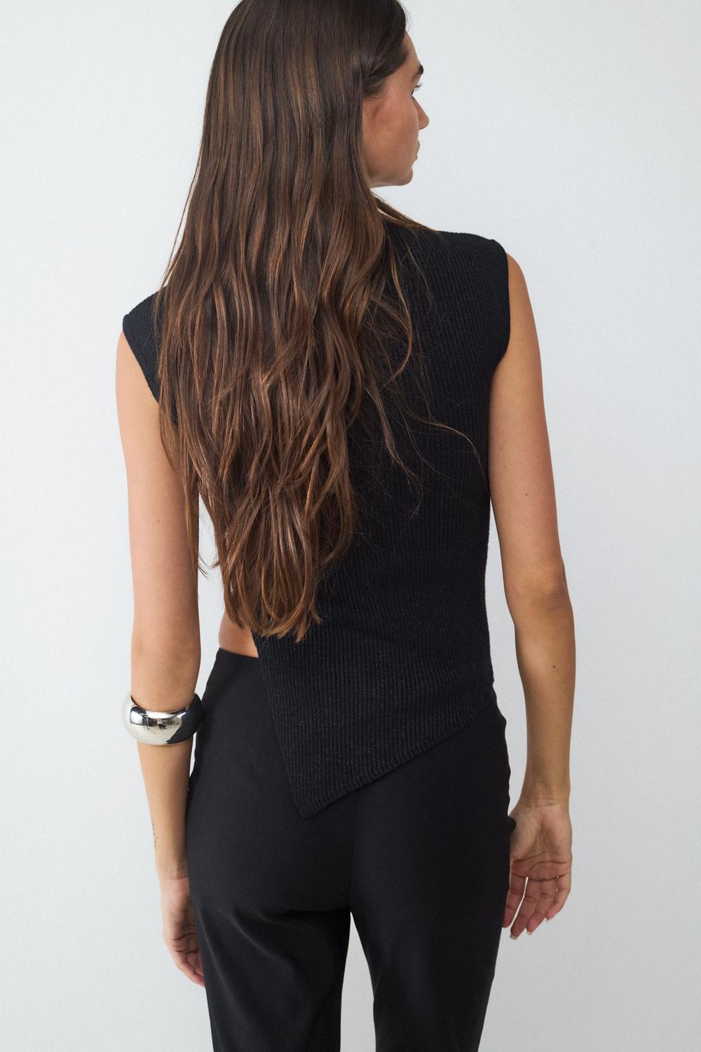 model_back_yRqmPeXazds47n6jolRbSPA4ykoY_preview.jpg
